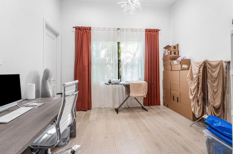 На продажу: $2,799,000 (5 спален, 7 ванн, 6519 Квадратных фут)