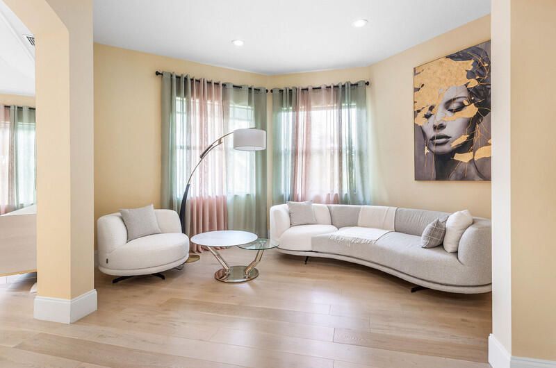 На продажу: $2,799,000 (5 спален, 7 ванн, 6519 Квадратных фут)