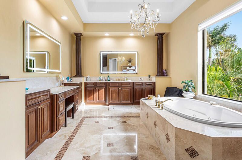 На продажу: $2,799,000 (5 спален, 7 ванн, 6519 Квадратных фут)