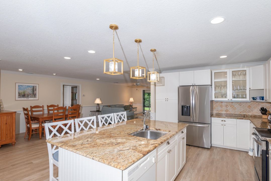 For Sale: $549,000 (2 beds, 2 baths, 2128 Square Feet)