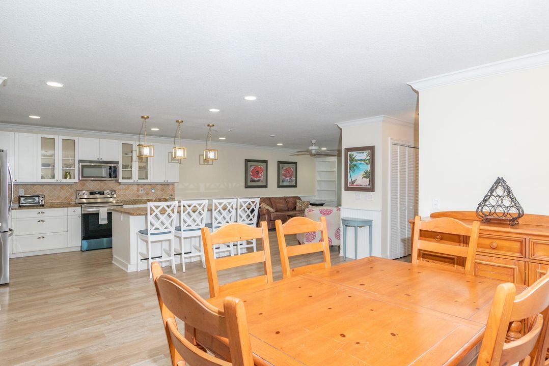 For Sale: $549,000 (2 beds, 2 baths, 2128 Square Feet)