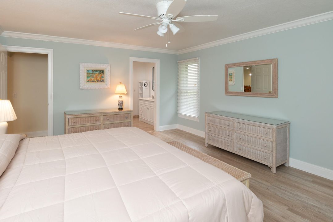 For Sale: $549,000 (2 beds, 2 baths, 2128 Square Feet)