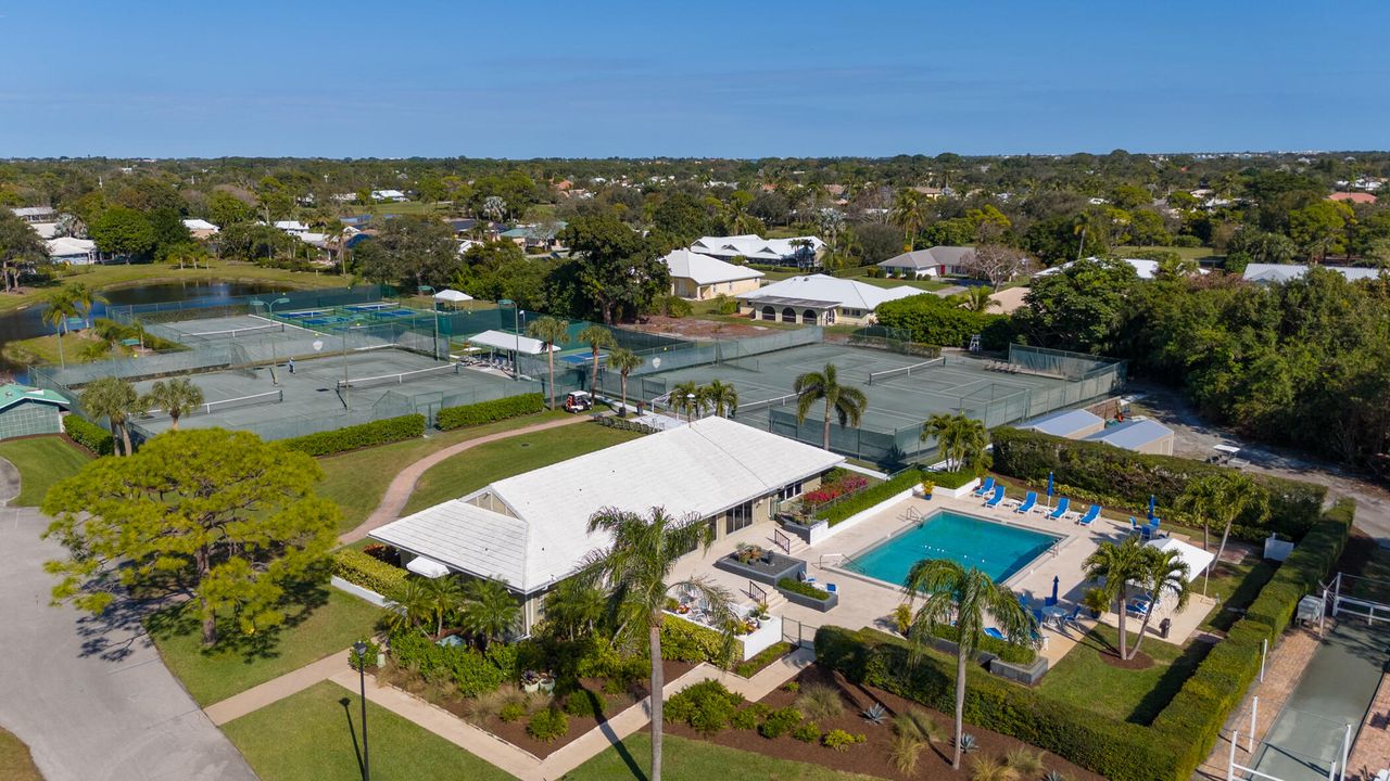 For Sale: $549,000 (2 beds, 2 baths, 2128 Square Feet)