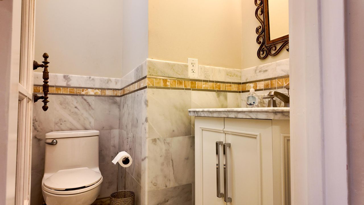 For Rent: $2,950 (3 beds, 2 baths, 1502 Square Feet)