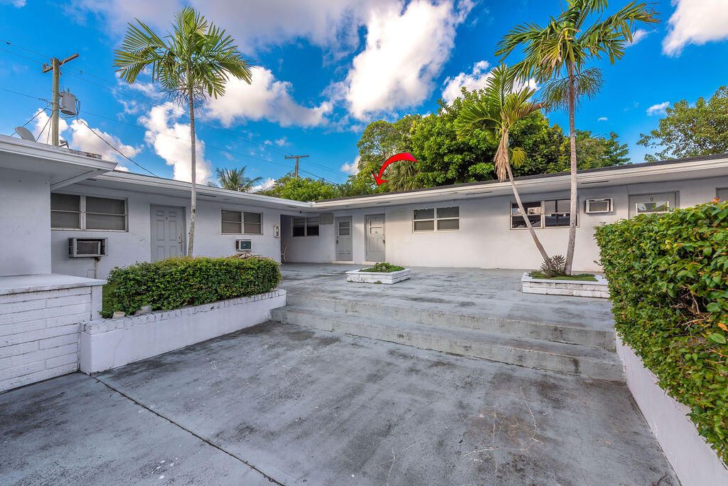 For Rent: $1,950 (2 beds, 1 baths, 524 Square Feet)