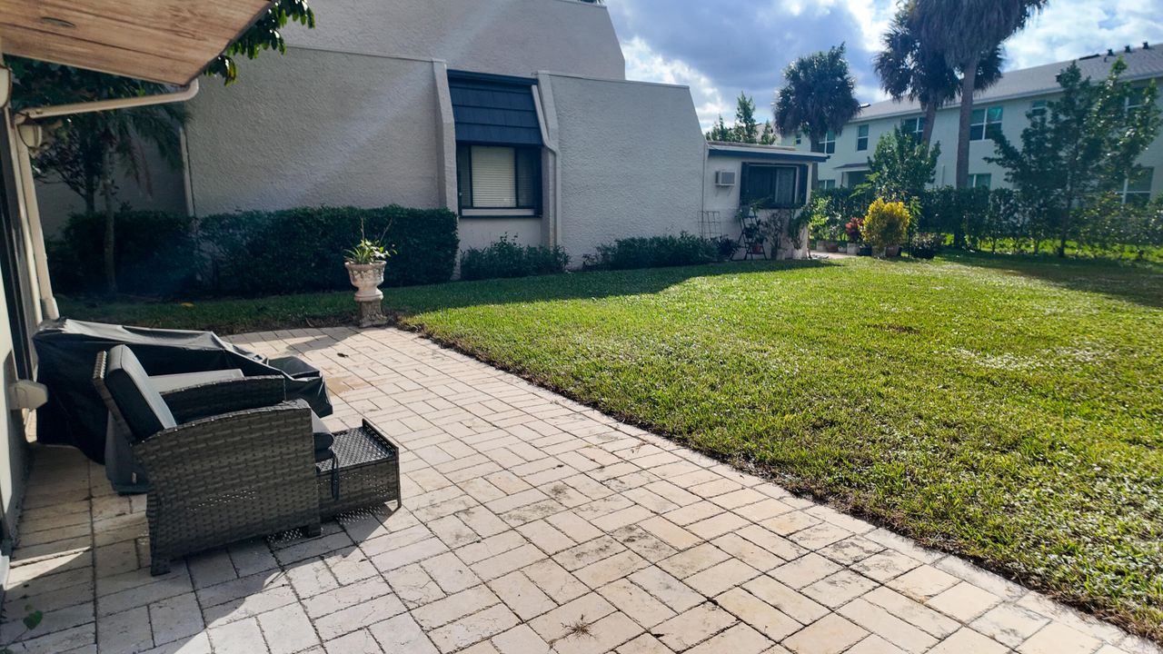 For Rent: $2,950 (3 beds, 2 baths, 1502 Square Feet)