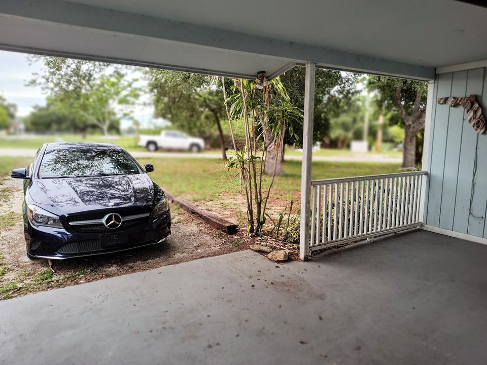 待售: $245,000 (1 贝兹, 1 浴室, 880 平方英尺)