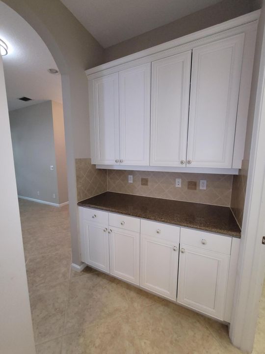 For Rent: $4,000 (5 beds, 3 baths, 2807 Square Feet)