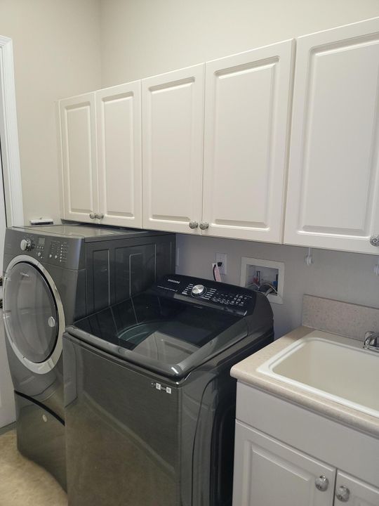 For Rent: $4,000 (5 beds, 3 baths, 2807 Square Feet)