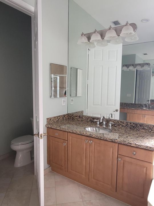 For Rent: $4,000 (5 beds, 3 baths, 2807 Square Feet)