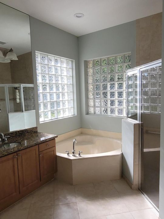 For Rent: $4,000 (5 beds, 3 baths, 2807 Square Feet)