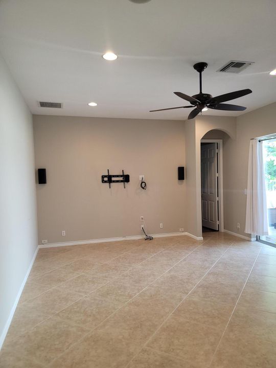 For Rent: $4,000 (5 beds, 3 baths, 2807 Square Feet)