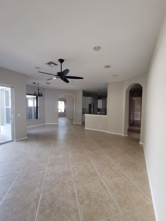 For Rent: $4,000 (5 beds, 3 baths, 2807 Square Feet)