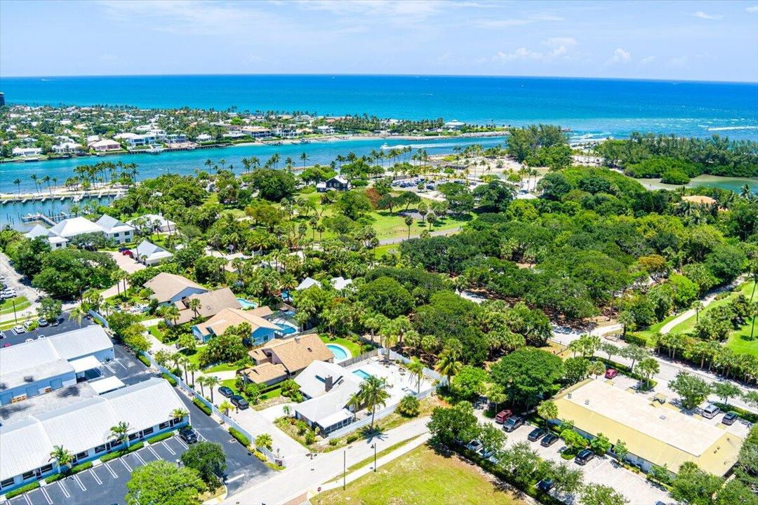 出租: $7,300 (3 贝兹, 2 浴室, 1608 平方英尺)