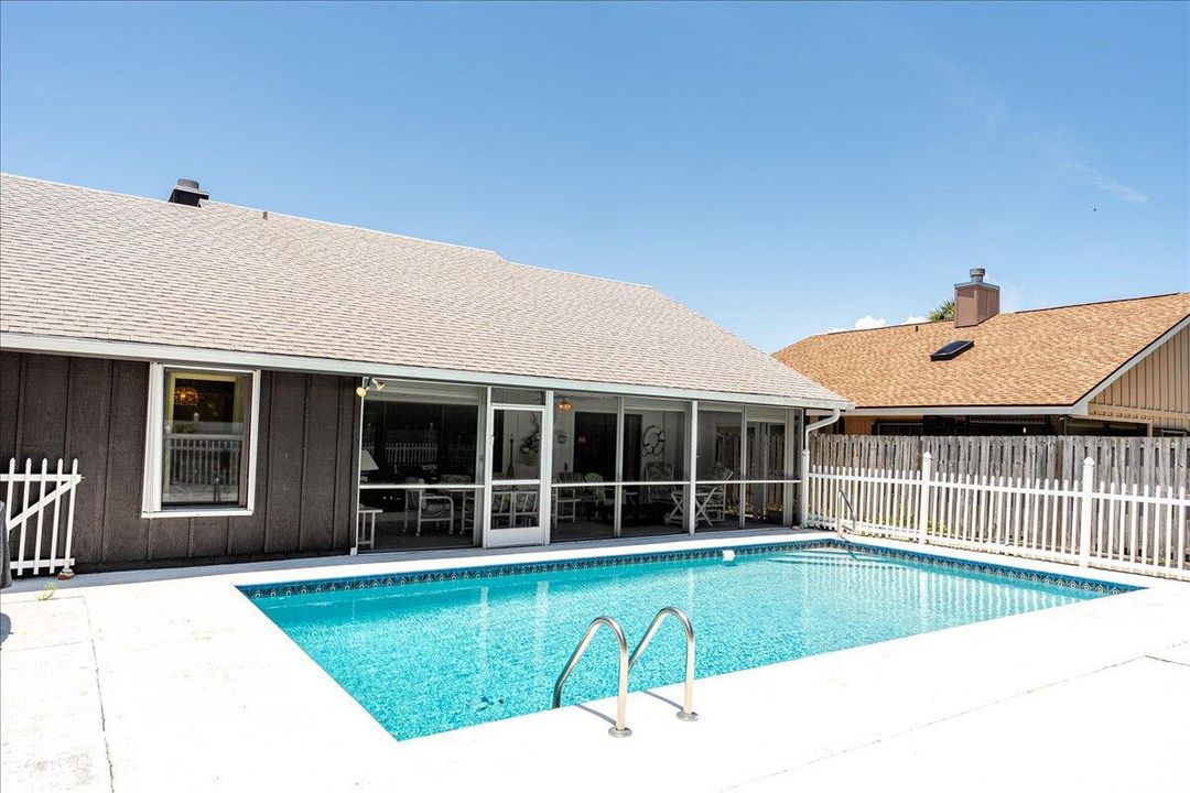 出租: $7,300 (3 贝兹, 2 浴室, 1608 平方英尺)