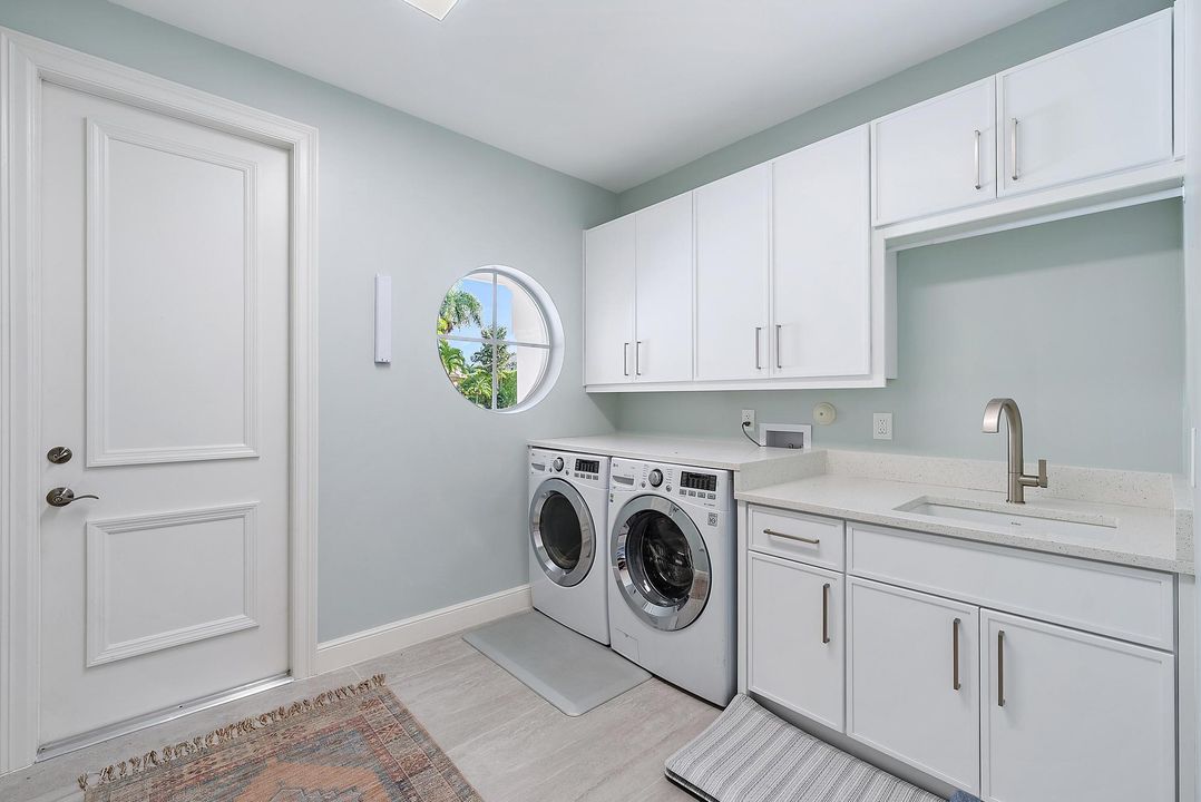 Active With Contract: $1,899,000 (4 beds, 3 baths, 3506 Square Feet)