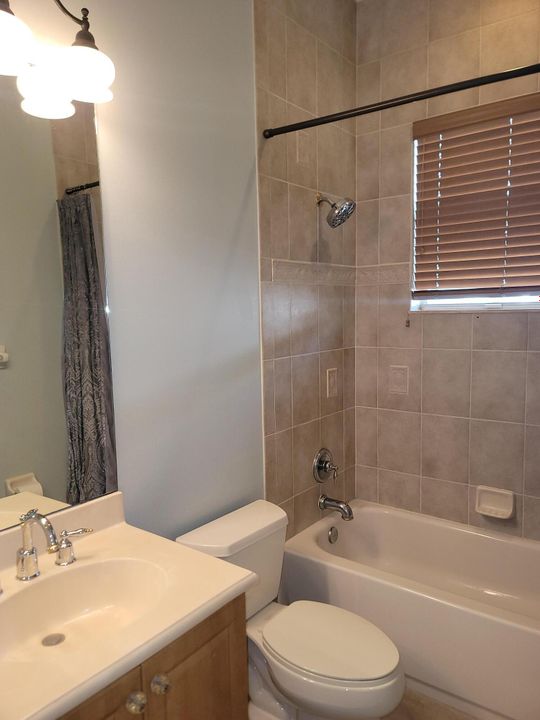 For Rent: $4,000 (5 beds, 3 baths, 2807 Square Feet)