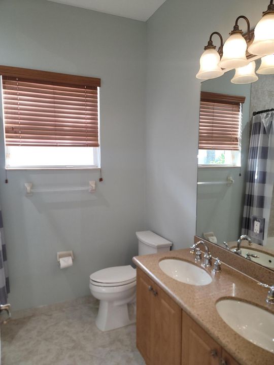 For Rent: $4,000 (5 beds, 3 baths, 2807 Square Feet)