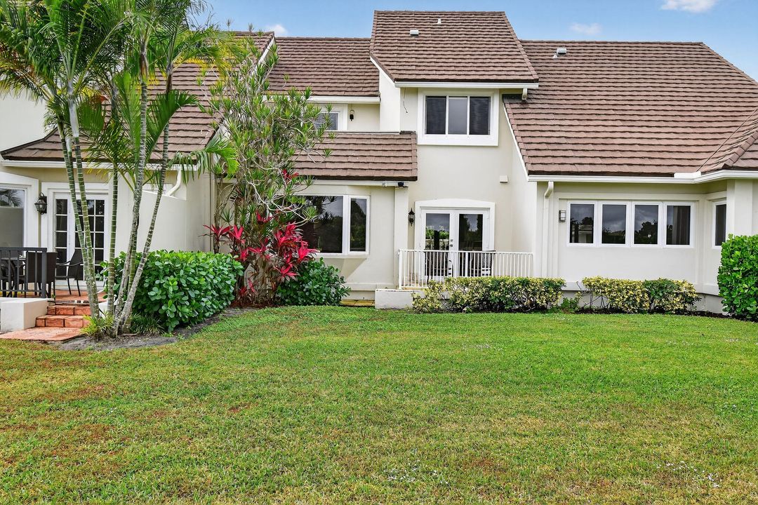 For Sale: $925,000 (2 beds, 2 baths, 1928 Square Feet)