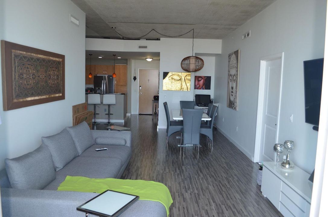 For Rent: $3,150 (2 beds, 2 baths, 1083 Square Feet)