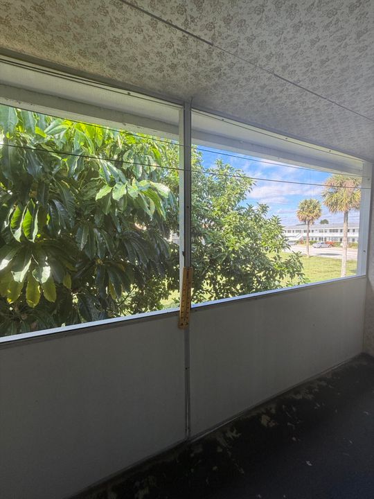 出租: $1,200 (1 贝兹, 1 浴室, 585 平方英尺)