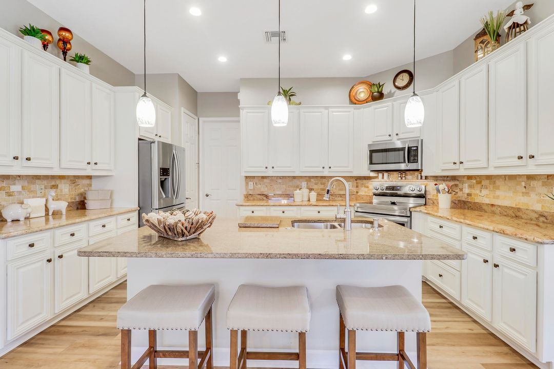 待售: $545,000 (2 贝兹, 2 浴室, 2086 平方英尺)