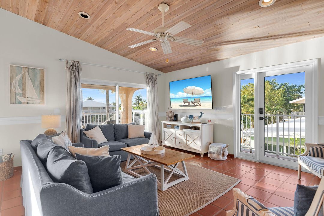 For Sale: $1,499,900 (4 beds, 3 baths, 1813 Square Feet)