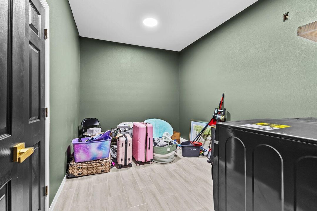 待售: $499,000 (4 贝兹, 2 浴室, 2229 平方英尺)