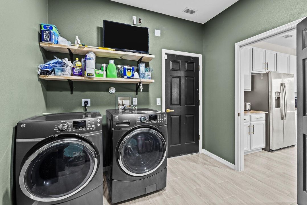 待售: $499,000 (4 贝兹, 2 浴室, 2229 平方英尺)