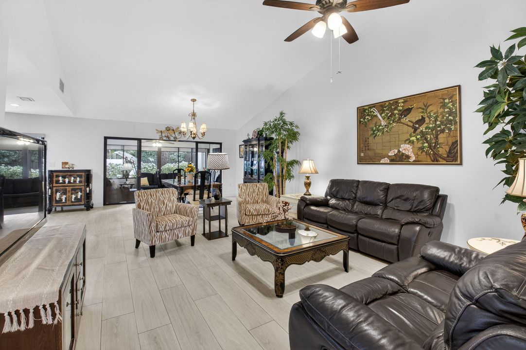 Active With Contract: $430,000 (2 beds, 2 baths, 1369 Square Feet)