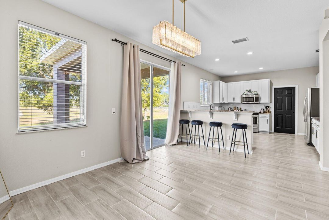 待售: $499,000 (4 贝兹, 2 浴室, 2229 平方英尺)