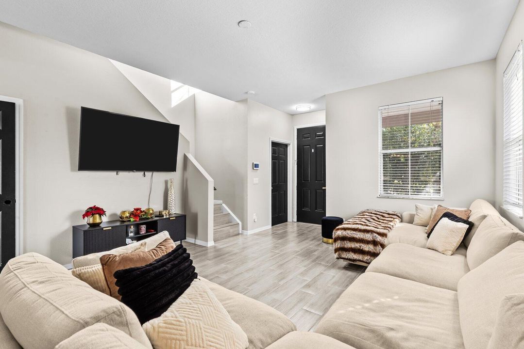 待售: $499,000 (4 贝兹, 2 浴室, 2229 平方英尺)