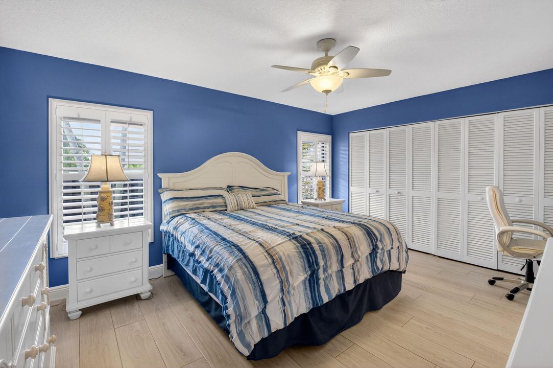 Active With Contract: $430,000 (2 beds, 2 baths, 1369 Square Feet)