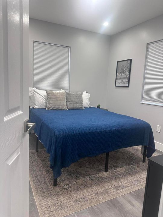 В аренду: $2,400 (2 спален, 1 ванн, 625 Квадратных фут)