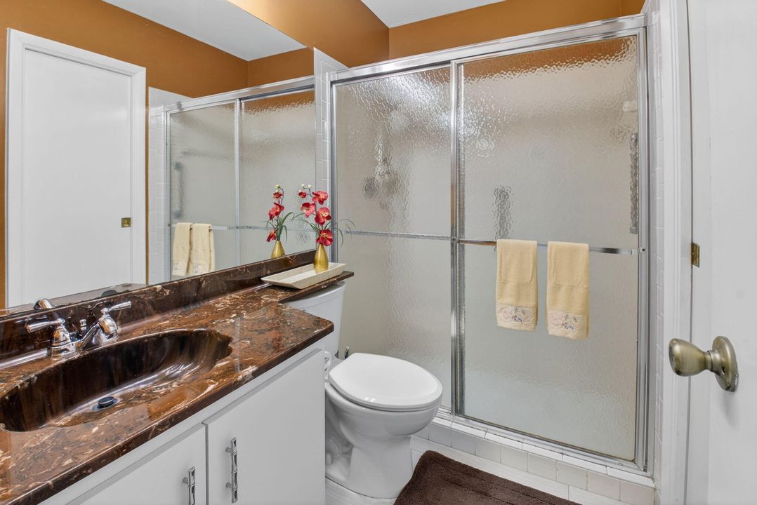 Active With Contract: $430,000 (2 beds, 2 baths, 1369 Square Feet)