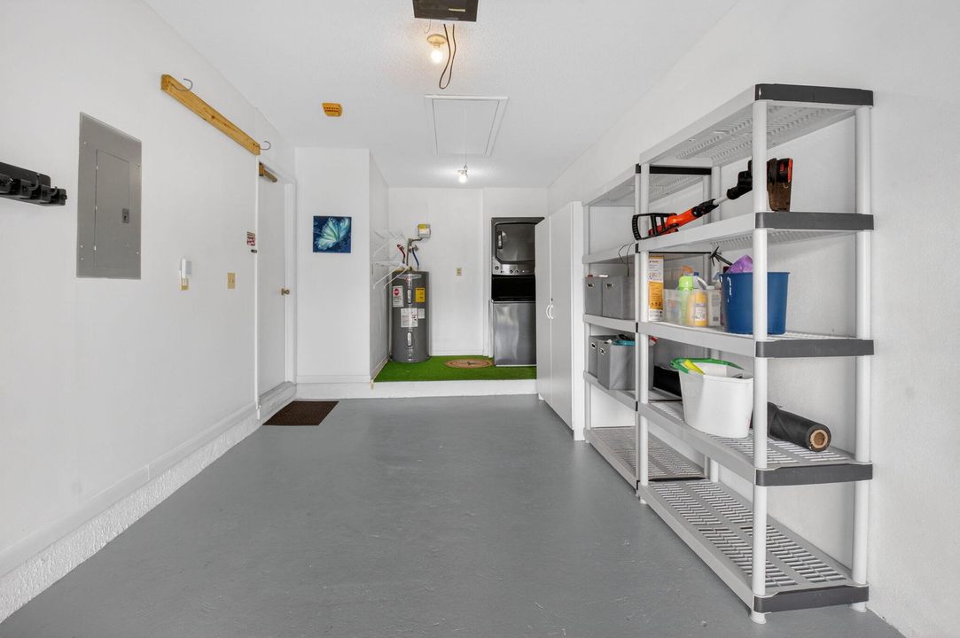 Active With Contract: $430,000 (2 beds, 2 baths, 1369 Square Feet)