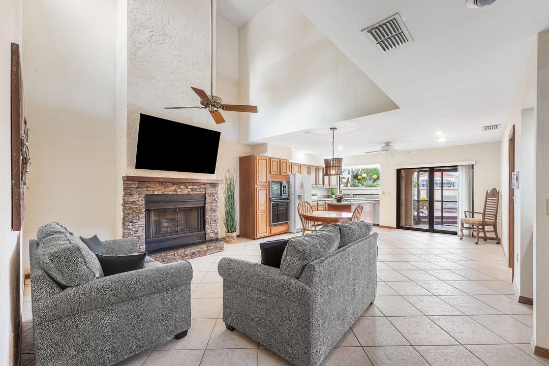 待售: $775,000 (4 贝兹, 3 浴室, 2743 平方英尺)