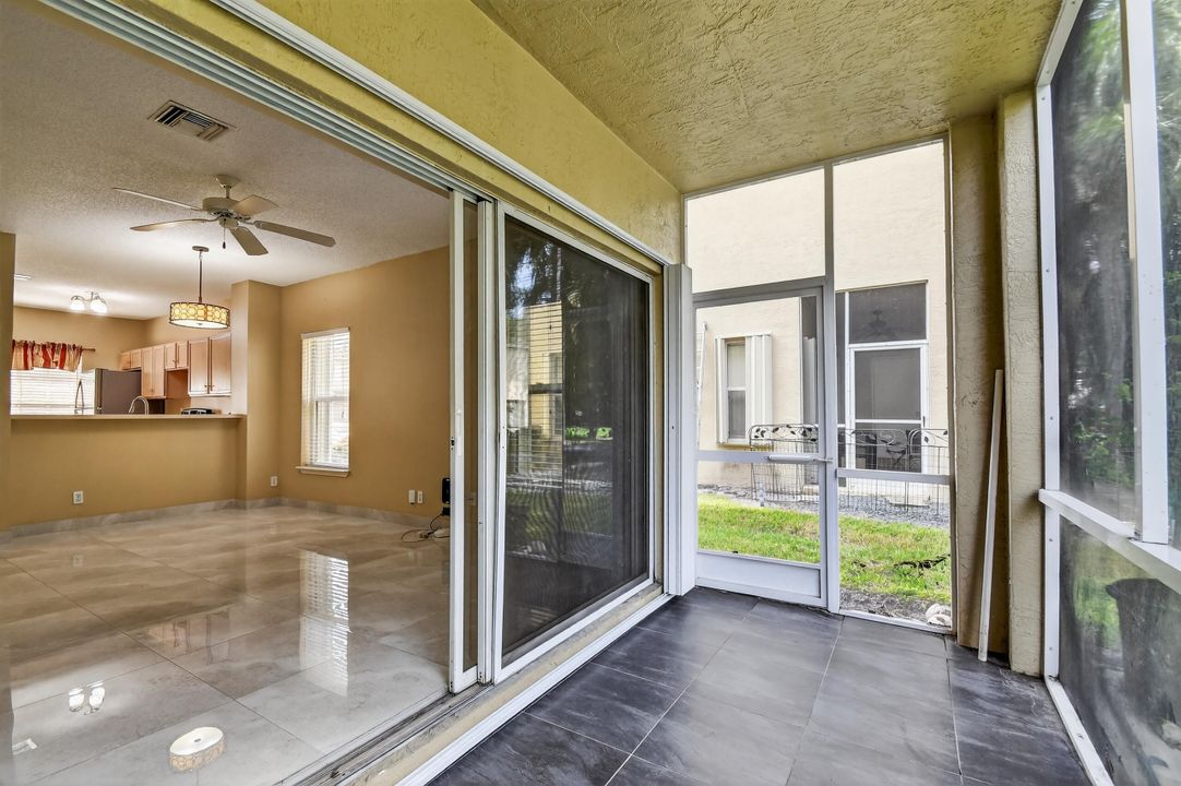 For Sale: $324,000 (2 beds, 2 baths, 1008 Square Feet)