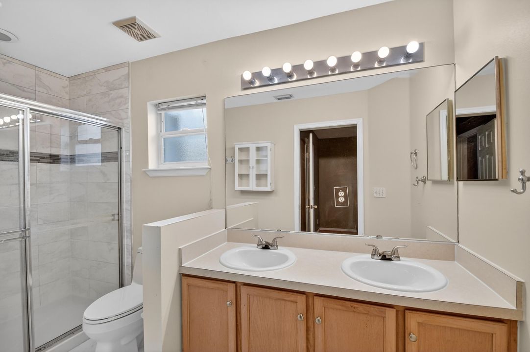 For Sale: $324,000 (2 beds, 2 baths, 1008 Square Feet)