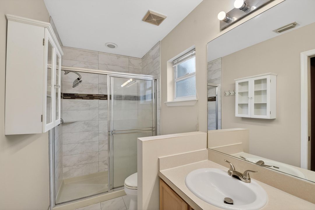For Sale: $324,000 (2 beds, 2 baths, 1008 Square Feet)