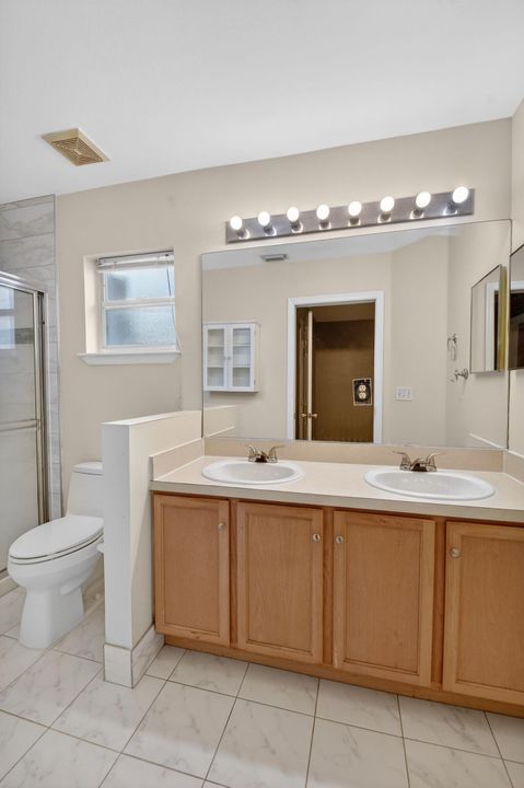 For Sale: $324,000 (2 beds, 2 baths, 1008 Square Feet)