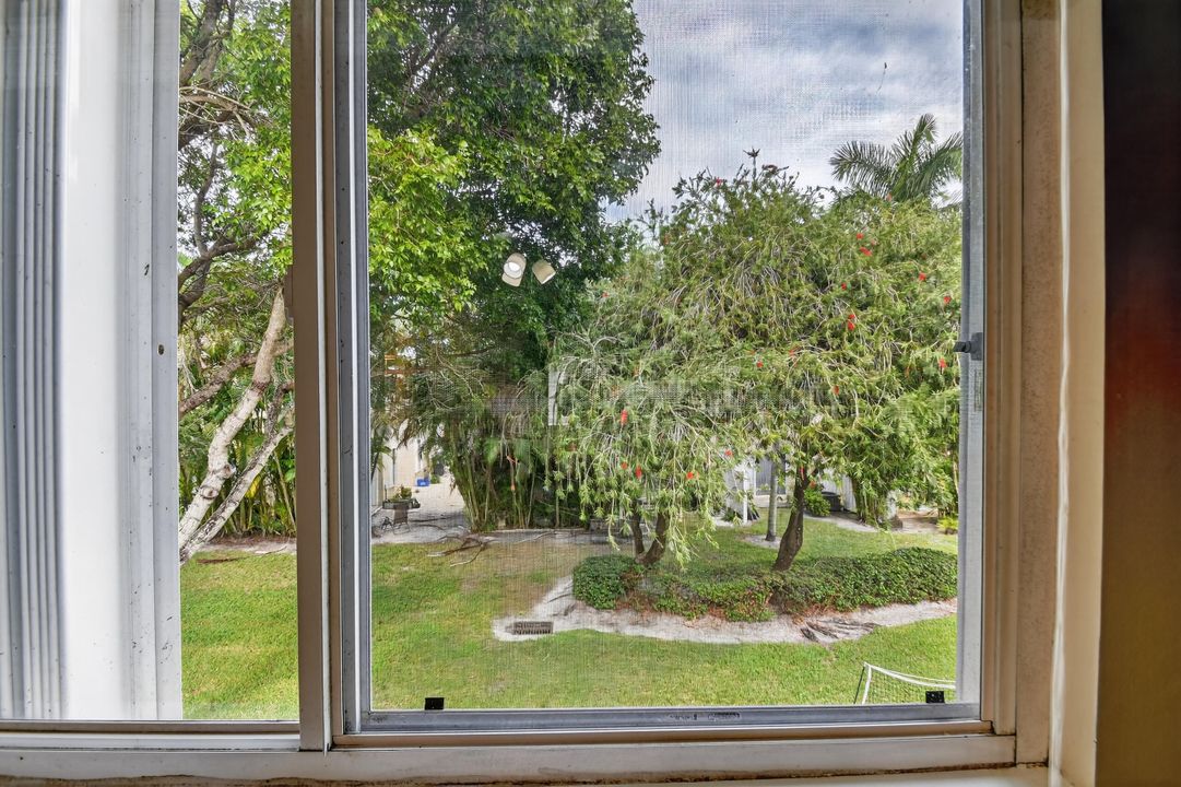 For Sale: $324,000 (2 beds, 2 baths, 1008 Square Feet)