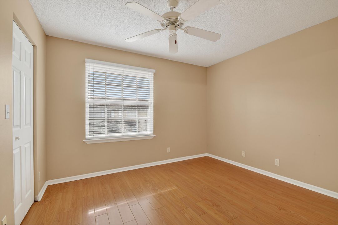 For Sale: $324,000 (2 beds, 2 baths, 1008 Square Feet)