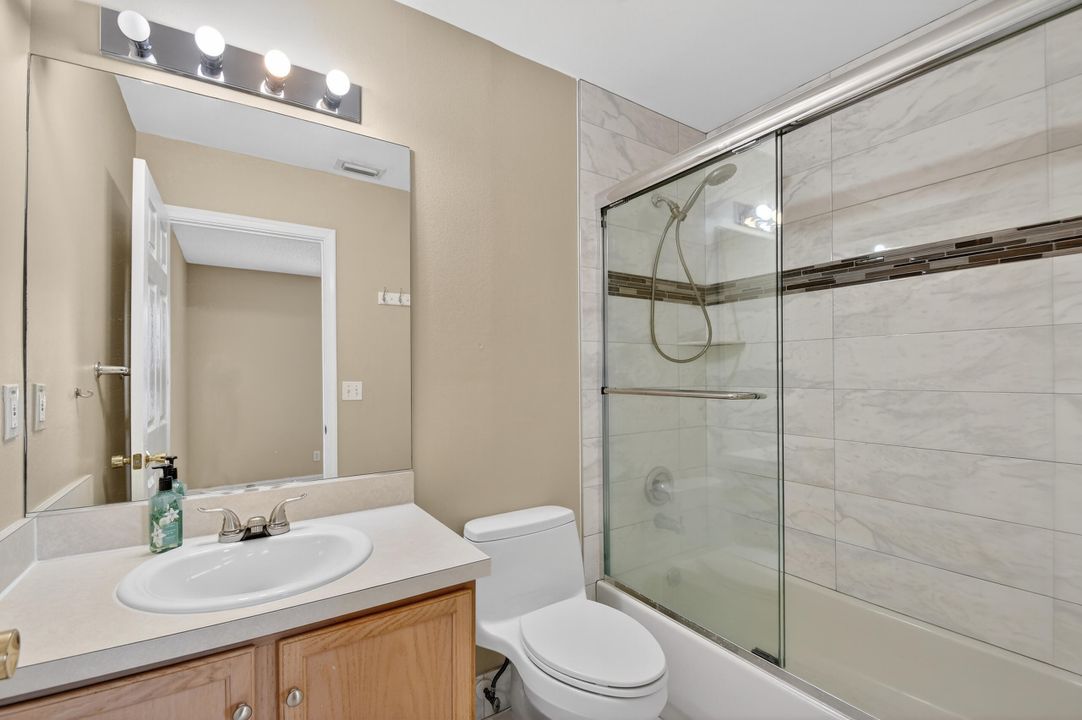 For Sale: $324,000 (2 beds, 2 baths, 1008 Square Feet)