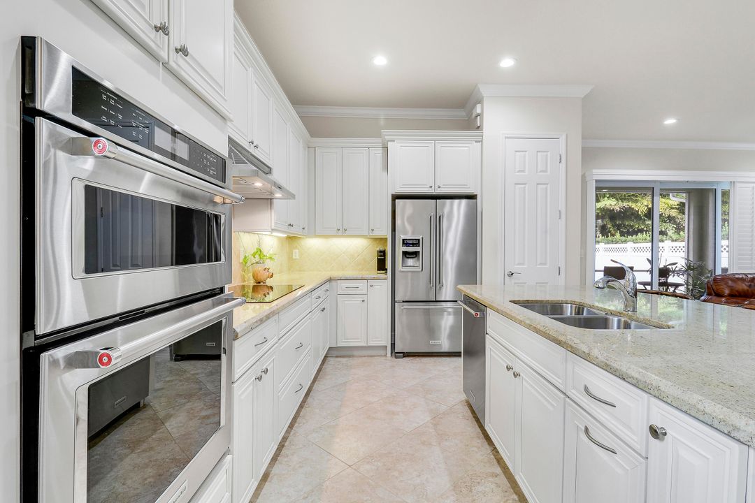 На продажу: $1,200,000 (3 спален, 2 ванн, 2112 Квадратных фут)