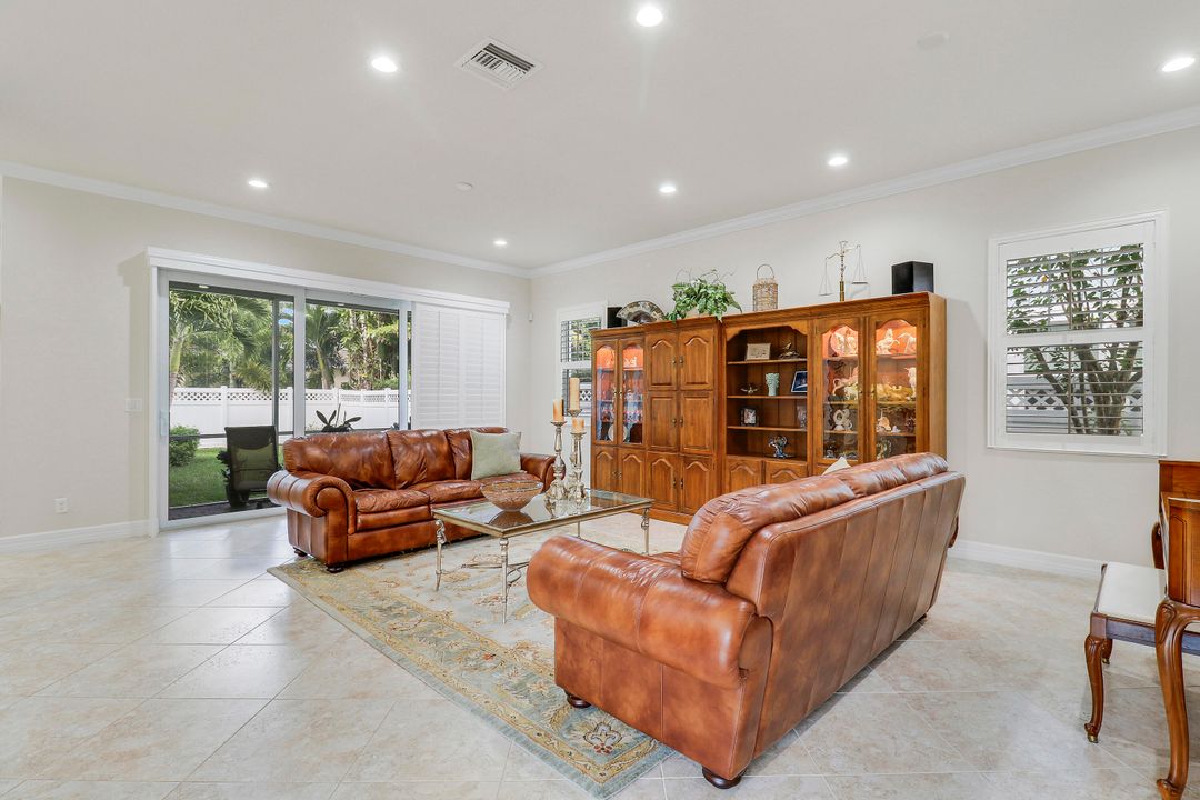 На продажу: $1,200,000 (3 спален, 2 ванн, 2112 Квадратных фут)