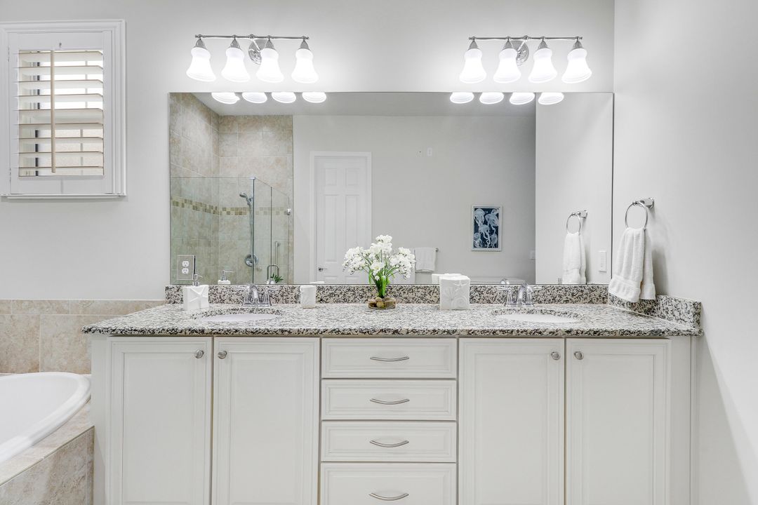 На продажу: $1,200,000 (3 спален, 2 ванн, 2112 Квадратных фут)