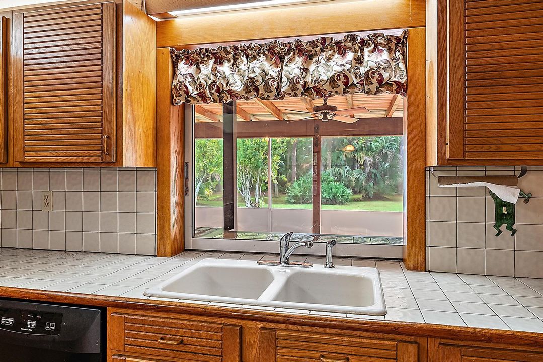 На продажу: $989,000 (4 спален, 3 ванн, 2405 Квадратных фут)