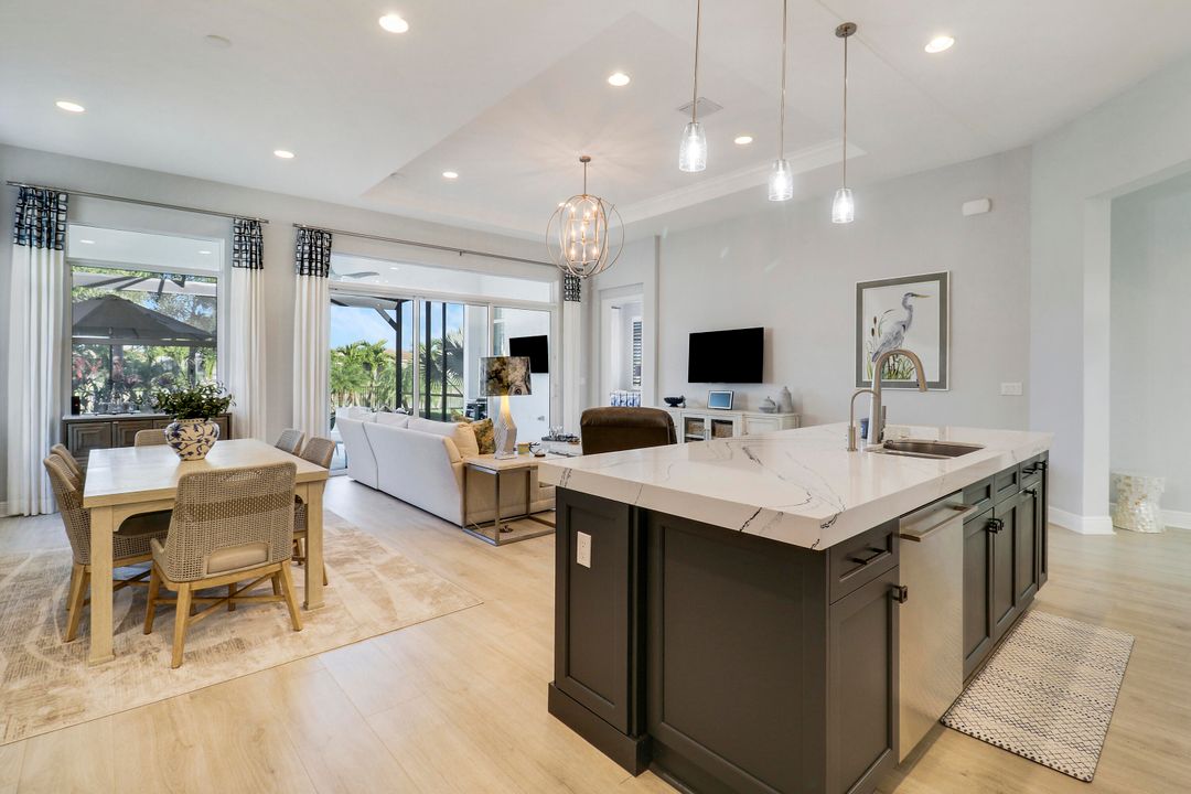 待售: $599,000 (3 贝兹, 2 浴室, 1932 平方英尺)