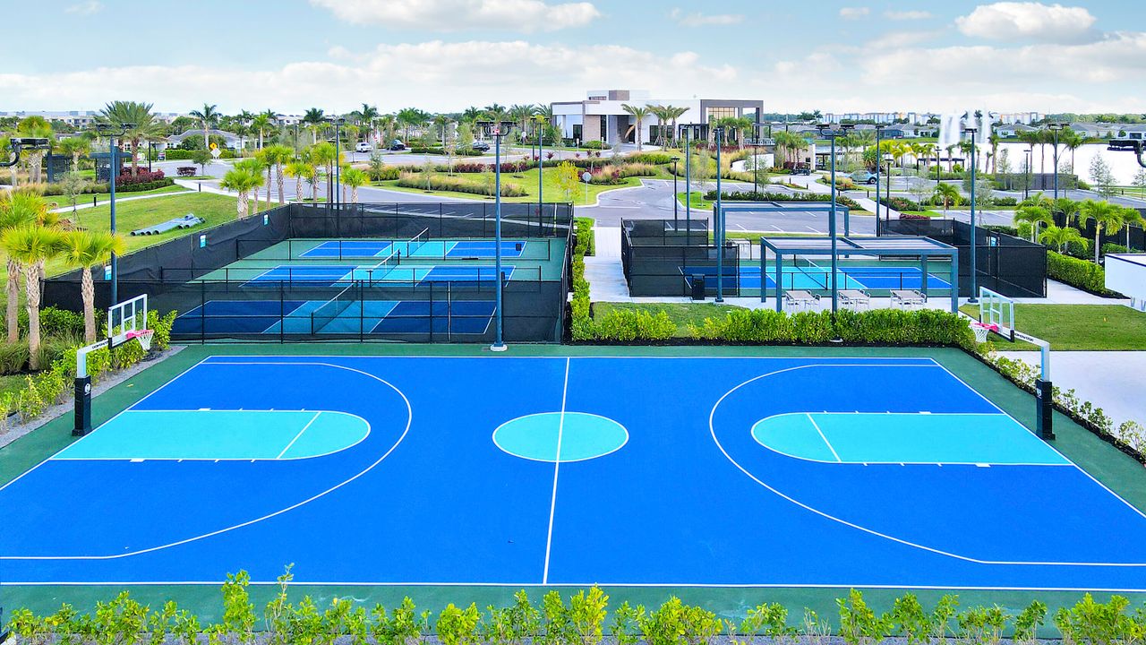 For Sale: $449,000 (2 beds, 2 baths, 2354 Square Feet)